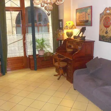 Historic Duplex Apt In 5th Apartment