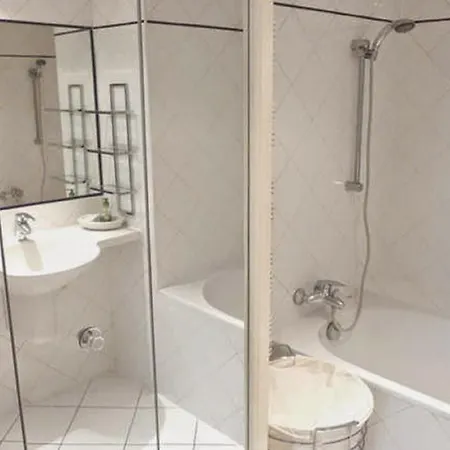 Historic Duplex Apt In 5th Apartment