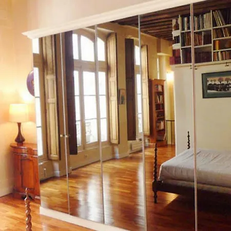Apartment Historic Duplex Apt In 5th *